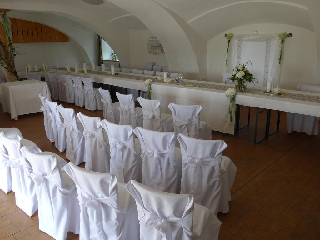 Stiftsgasthof Hochburg Esterno foto