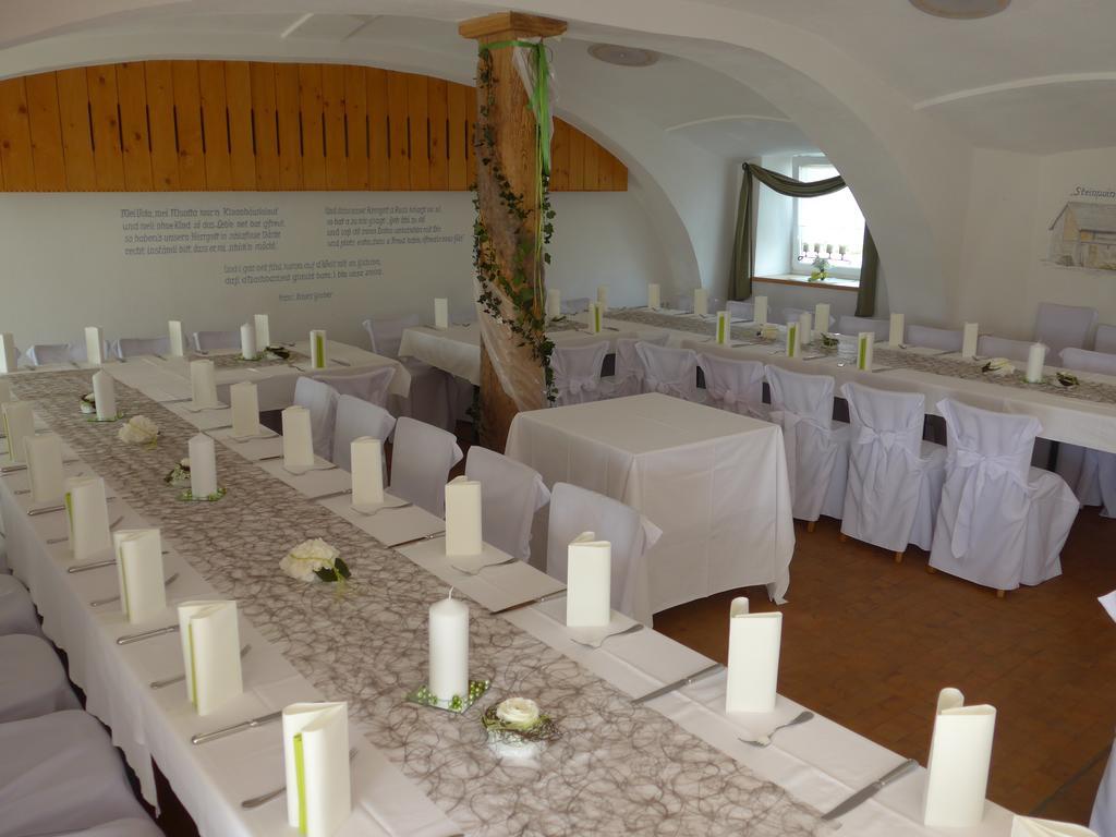 Stiftsgasthof Hochburg Esterno foto