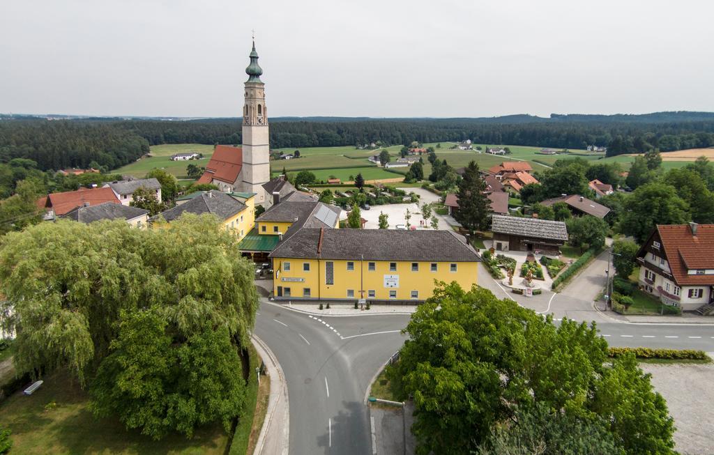 Stiftsgasthof Hochburg Esterno foto