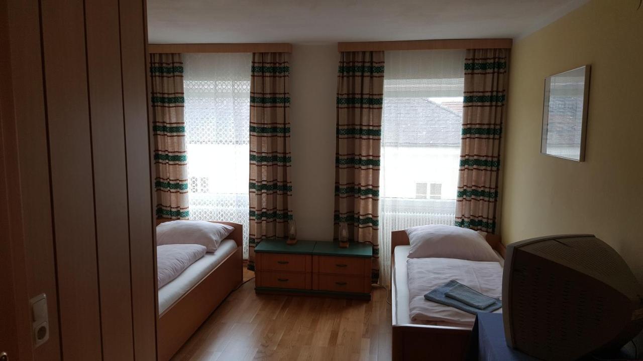 Stiftsgasthof Hochburg Esterno foto
